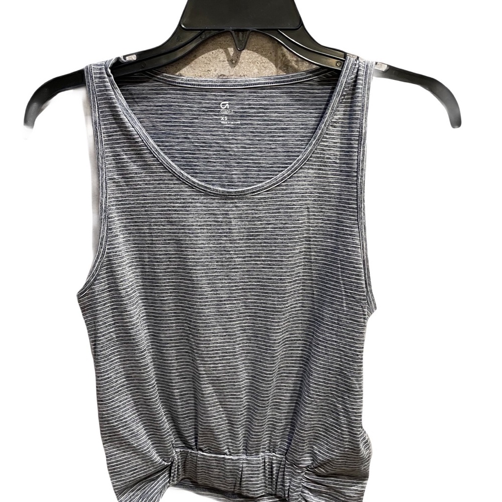 ❤️ GAPFIT GAP FIT BREATHE GRAY & WHITE STRIPED CROP TANK TOP X-SMALL NEW